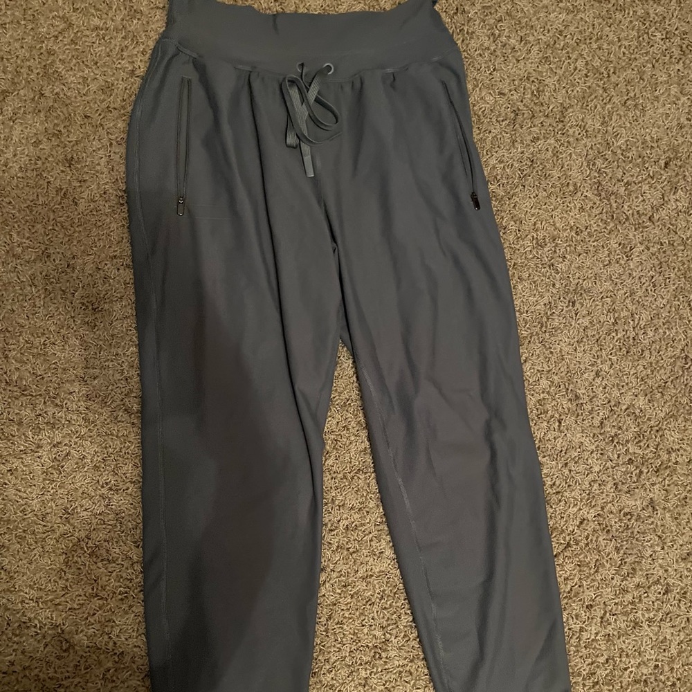 Old Navy Powersoft high rise Jogger Go Dry with zipper pockets